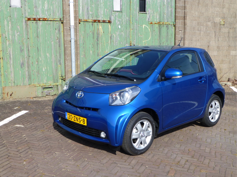 Toyota-IQ-01