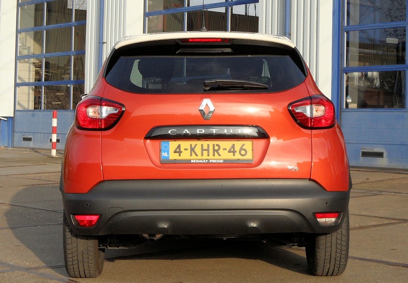 Autotest-Renault-Captur-Achterzijde-DrivingDutchman