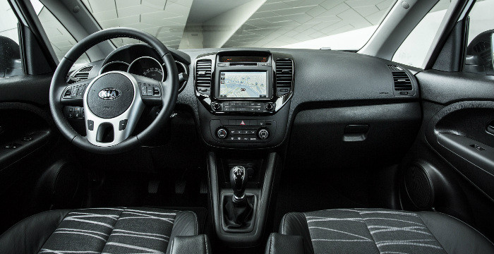 Kia-Venga-modeljaar-2015-DrivingDutchman-interieur