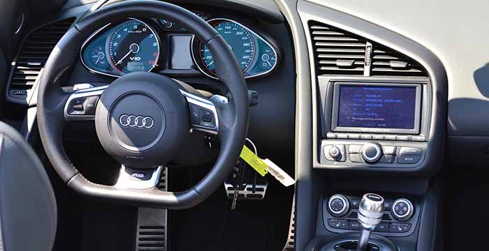 Audi R8 Spyder dashboard