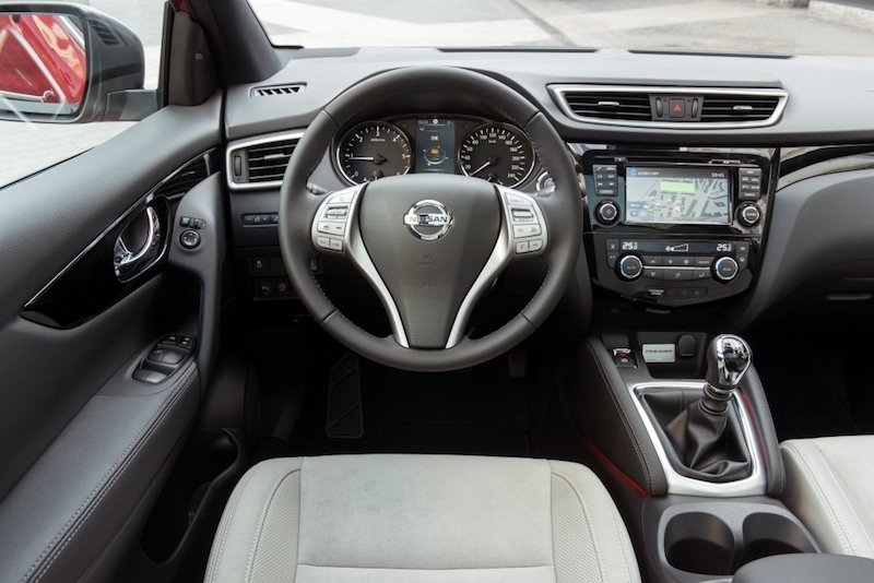 Nissan-Qashqai-2014-interieur