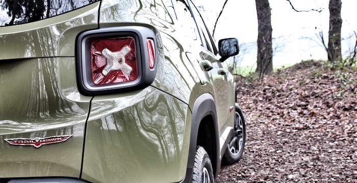 Jeep Renegade Trailhawk Driving-Dutchman achter zij