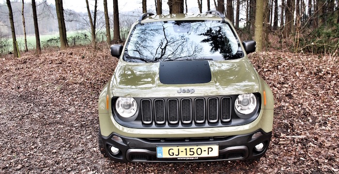 Jeep Renegade Trailhawk Driving-Dutchman front hoog