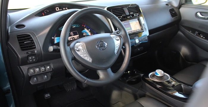 Nissan Leaf Driving-Dutchman interieur