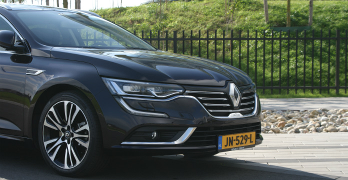 renault-talisman-estate-beslist-geen-muurbloempje_driving-dutchman1