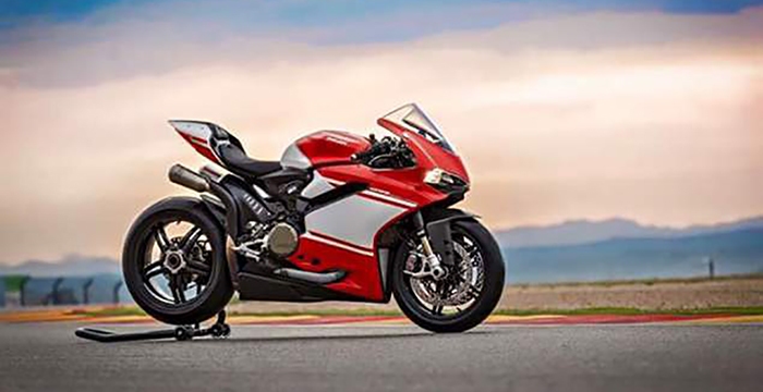 ducati-presenteert-waanzinnige-1299-superleggera-2