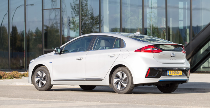 hyundai-ioniq-hybrid-beter-dan-de-rest_driving-dutchman-1