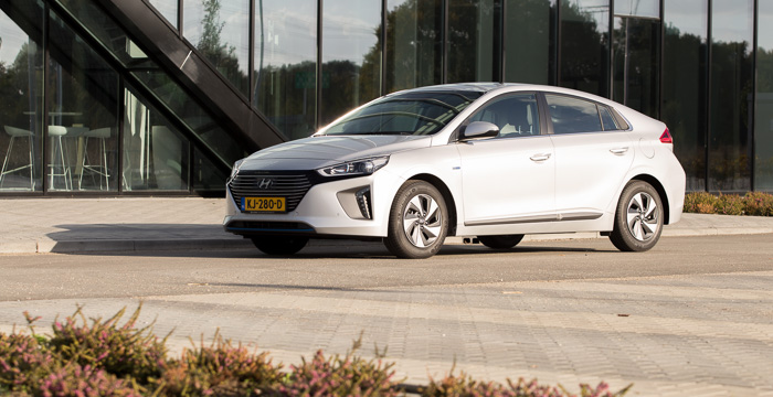 hyundai-ioniq-hybrid-beter-dan-de-rest_driving-dutchman