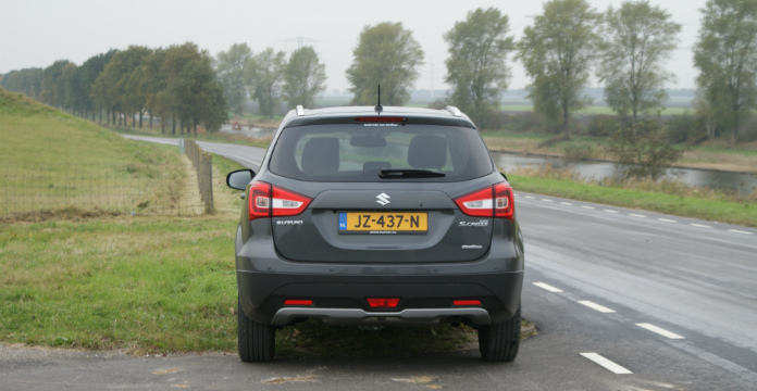 suzuki-s-cross-is-een-echte-no-nonsens-crossover_driving-dutchman-4