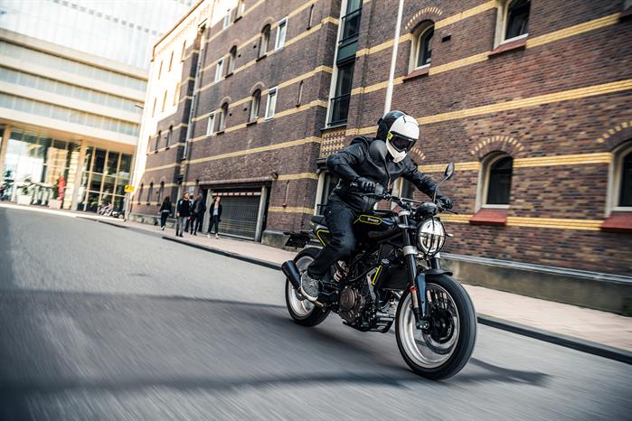 Husqvarna Vitpilen Svartpilen Goes Urban