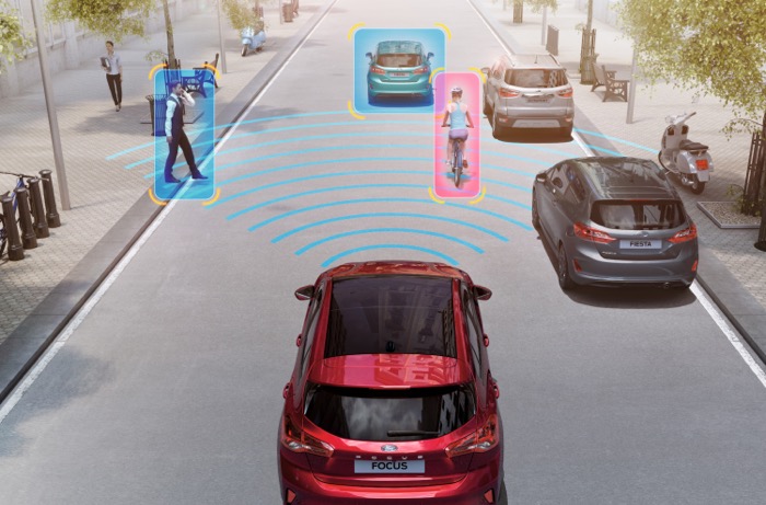 Ford Focus Pre-Collision Assist met Pedestrian en Cyclist Detection Driving-Dutchman