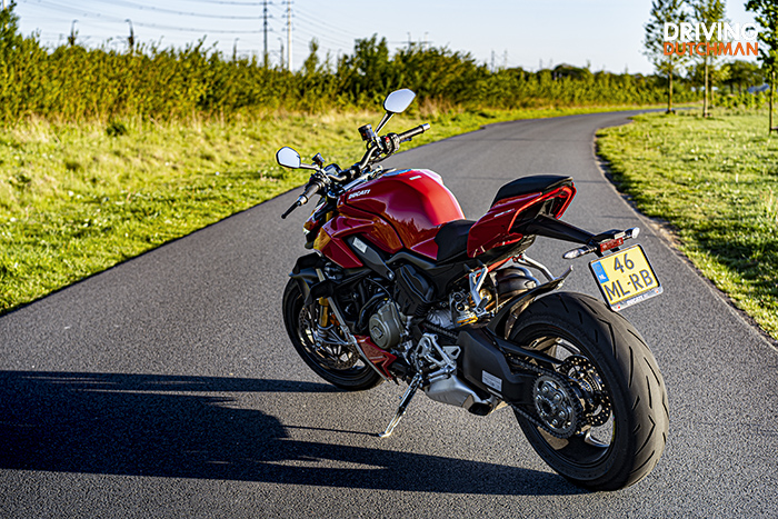 Ducati Streetfighter V4 s