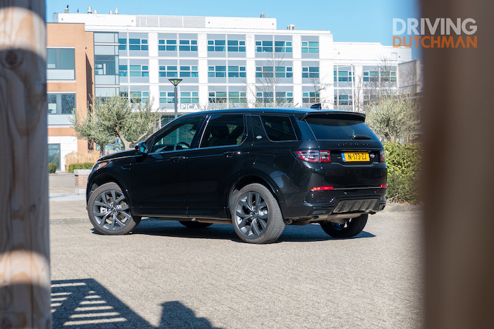 Autotest Land Rover Discovery Sport R-Dynamic PHEV rear