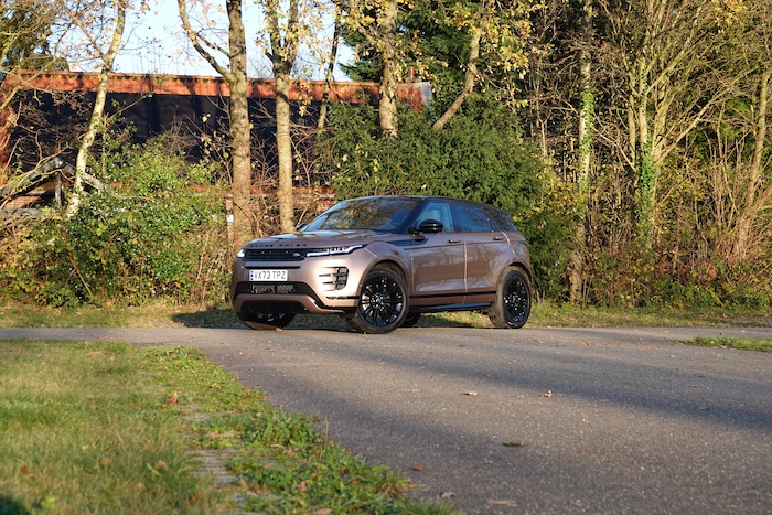 Range Rover Evoque P300e PHEV Autobiography Driving-Dutchman