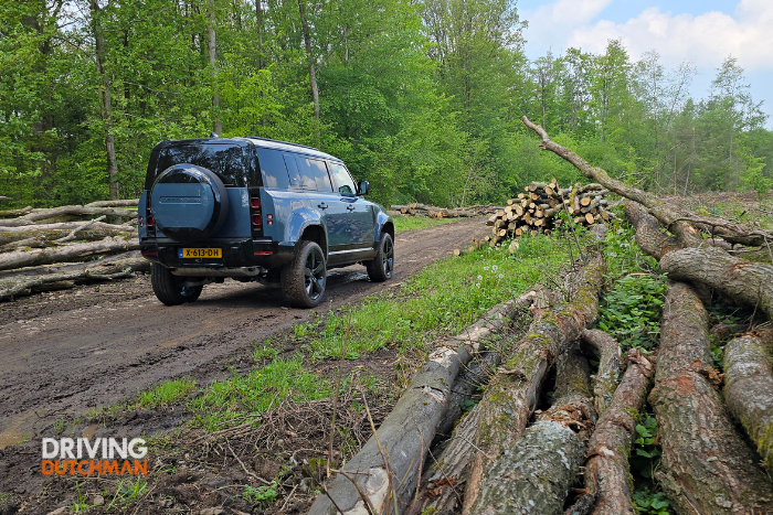 Rijtest Land Rover Defender 110 Plug in Hybrid5